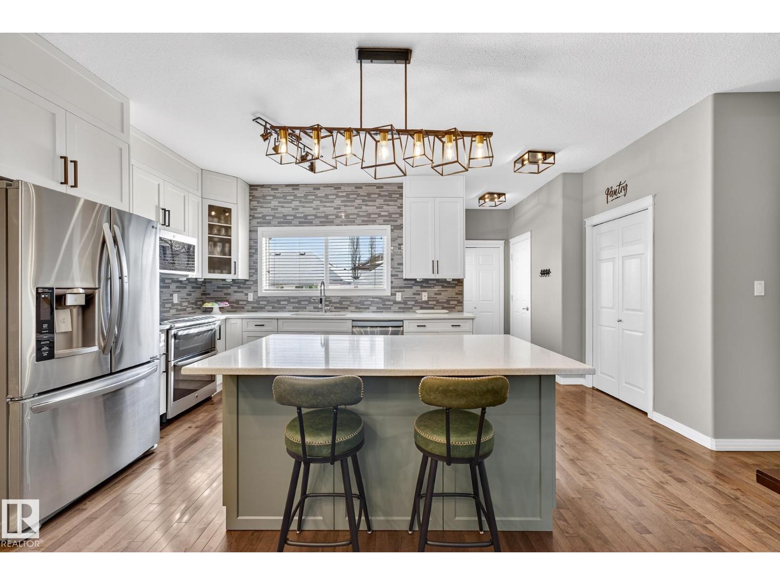 #11 4367 VETERANS WY NW, Edmonton, Alberta