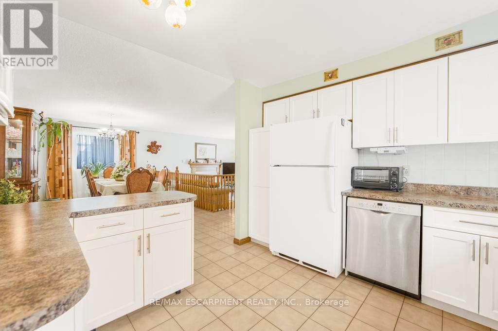 115 First Road W, Hamilton, Ontario  L8J 2S6 - Photo 8 - X12836106