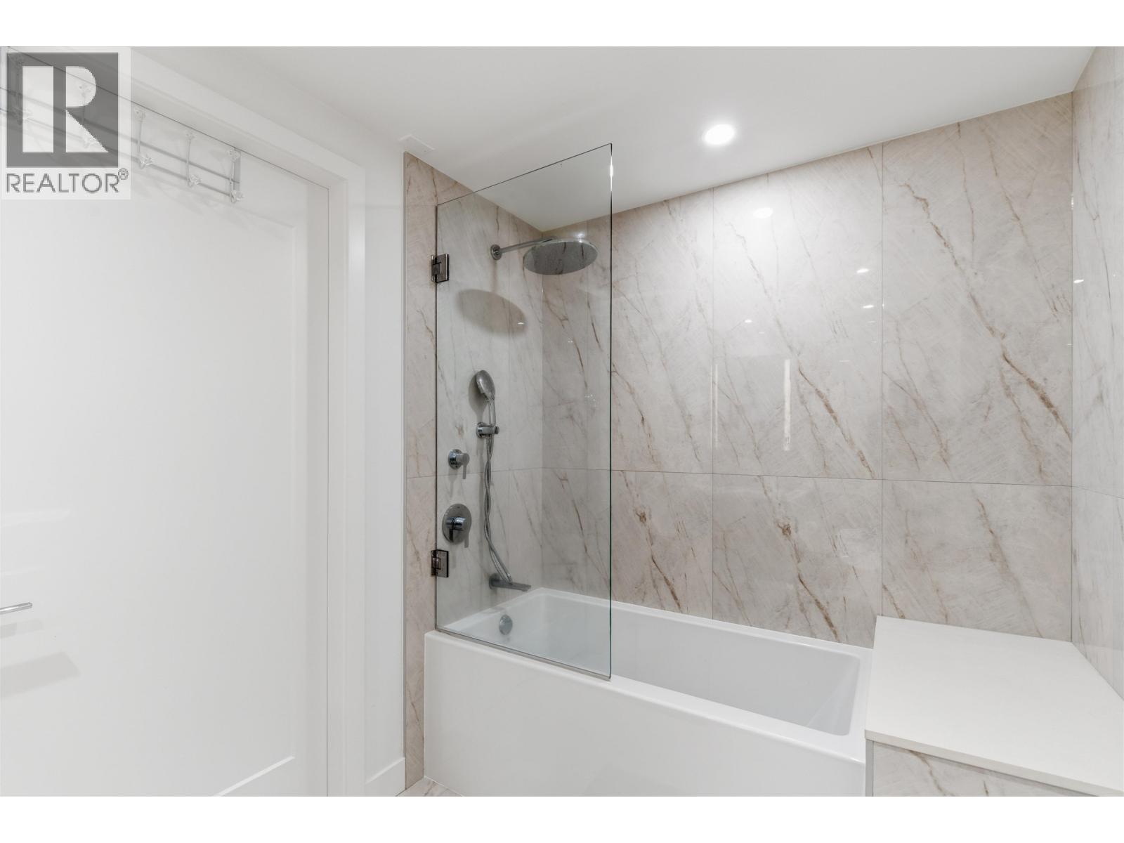 410 135 E 13th Street, North Vancouver, British Columbia  V7T 1C3 - Photo 14 - R3112791