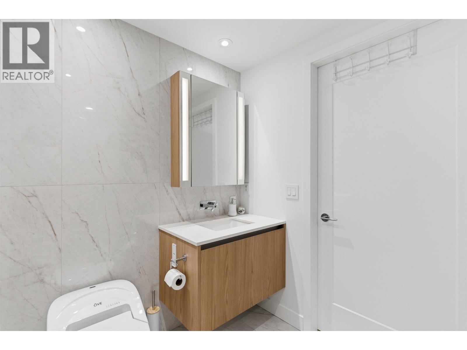 410 135 E 13th Street, North Vancouver, British Columbia  V7T 1C3 - Photo 15 - R3112791