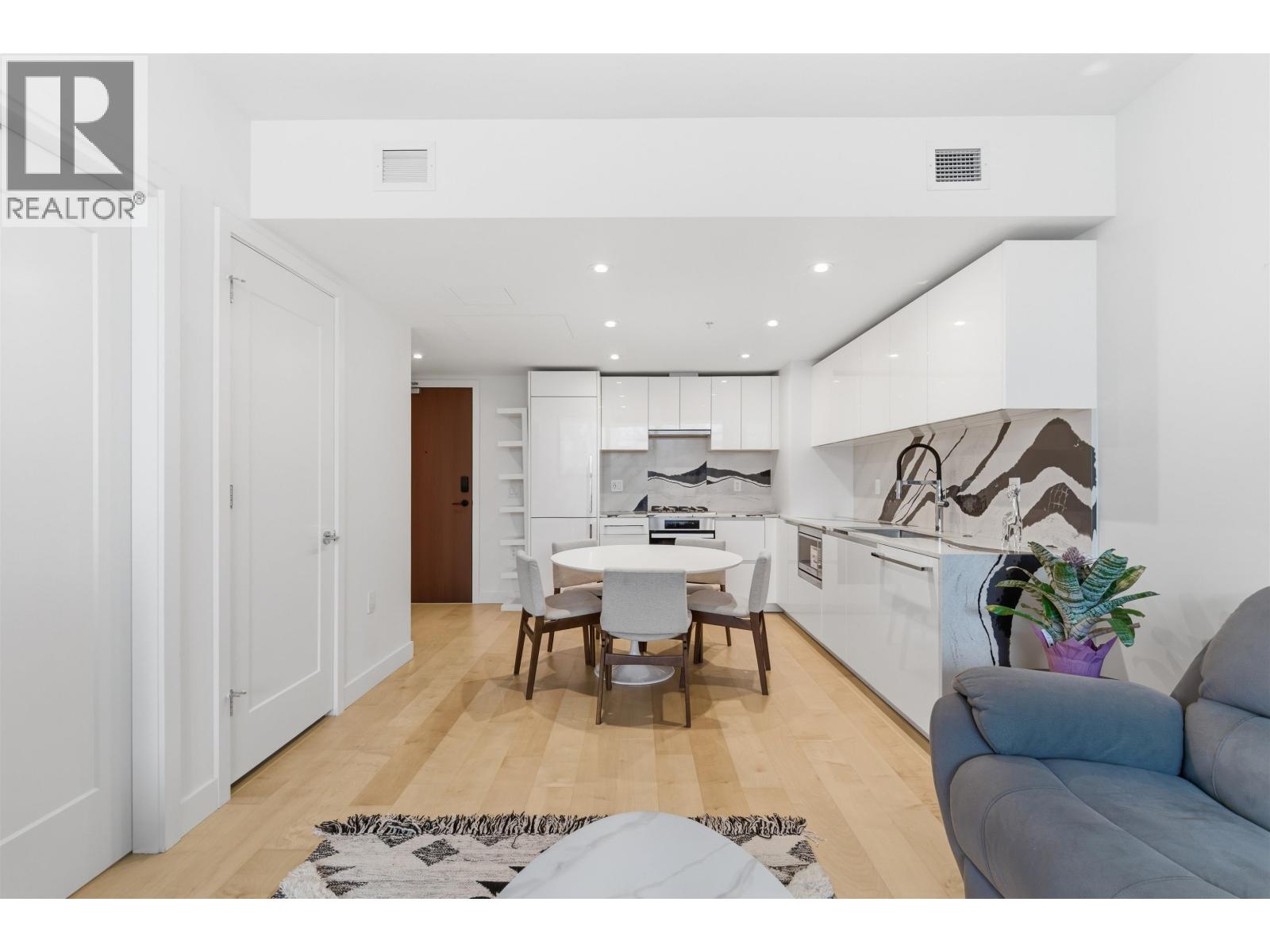 410 135 E 13th Street, North Vancouver, British Columbia  V7T 1C3 - Photo 6 - R3112791