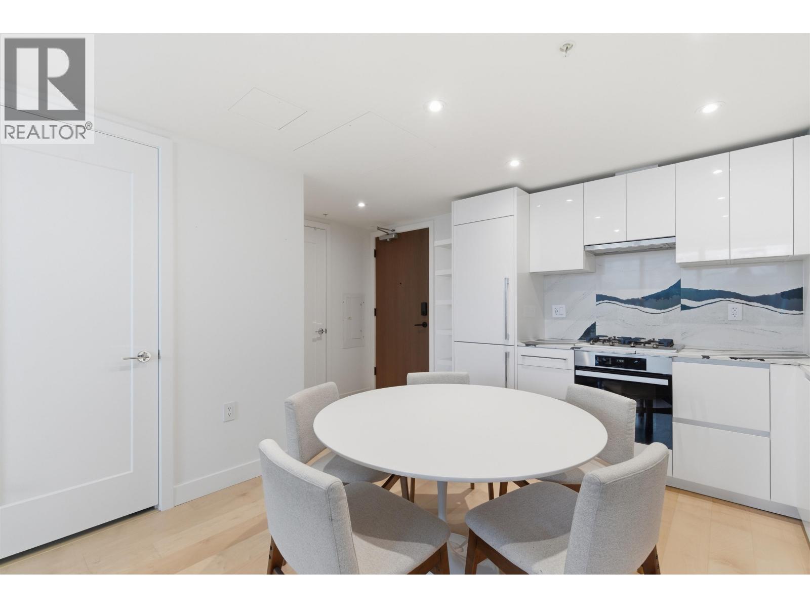 410 135 E 13th Street, North Vancouver, British Columbia  V7T 1C3 - Photo 8 - R3112791