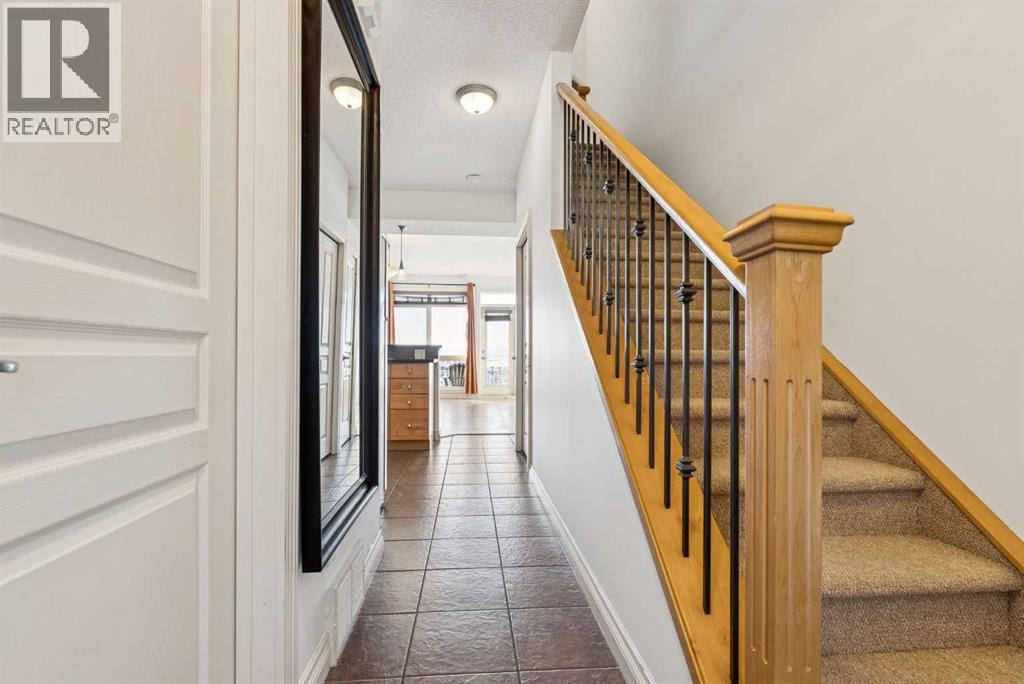 15, 117 Rockyledge View Nw, Calgary, Alberta  T3G 5X1 - Photo 3 - A2278263