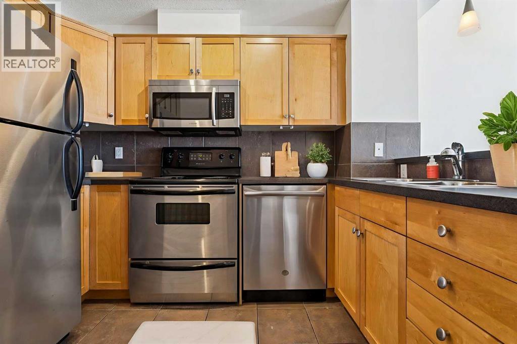 15, 117 Rockyledge View Nw, Calgary, Alberta  T3G 5X1 - Photo 4 - A2278263