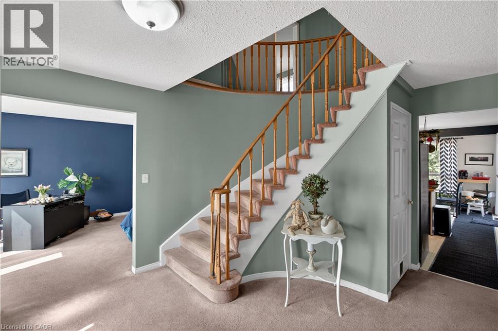 11 Giffin Road, Dundas, Ontario  L9H 6S4 - Photo 4 - 40815415