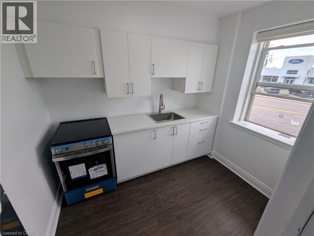 849 Brant Street Unit# 3, Burlington, Ontario  L7R 2J6 - Photo 4 - 40821802