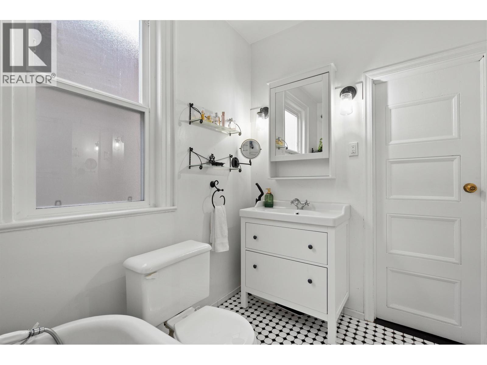 1829 1831 W 2nd Avenue, Vancouver, British Columbia  V6J 1J1 - Photo 20 - R3112819