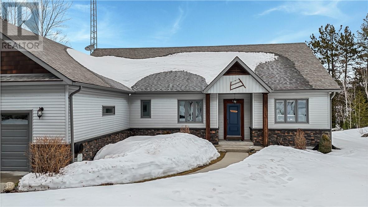 82 Bobcat Trail W, Elliot Lake, Ontario  P5A 2S9 - Photo 2 - 2127195