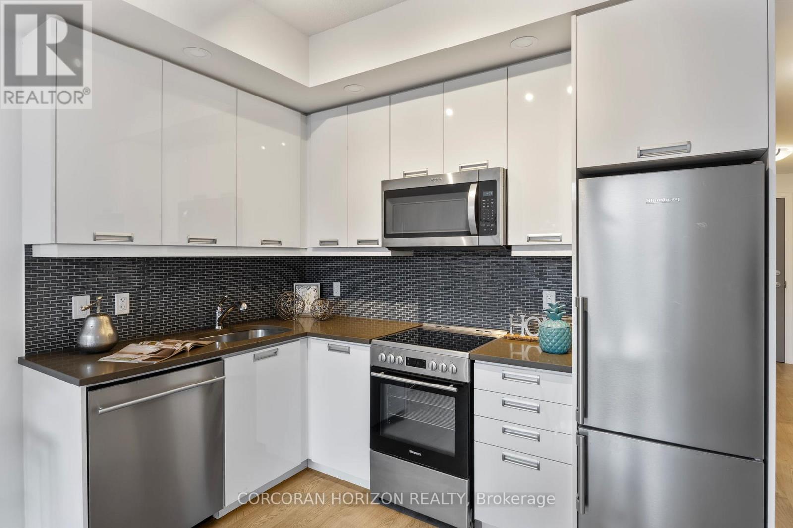 210 - 99 John Street, Toronto, Ontario  M5V 0S6 - Photo 19 - C13013936