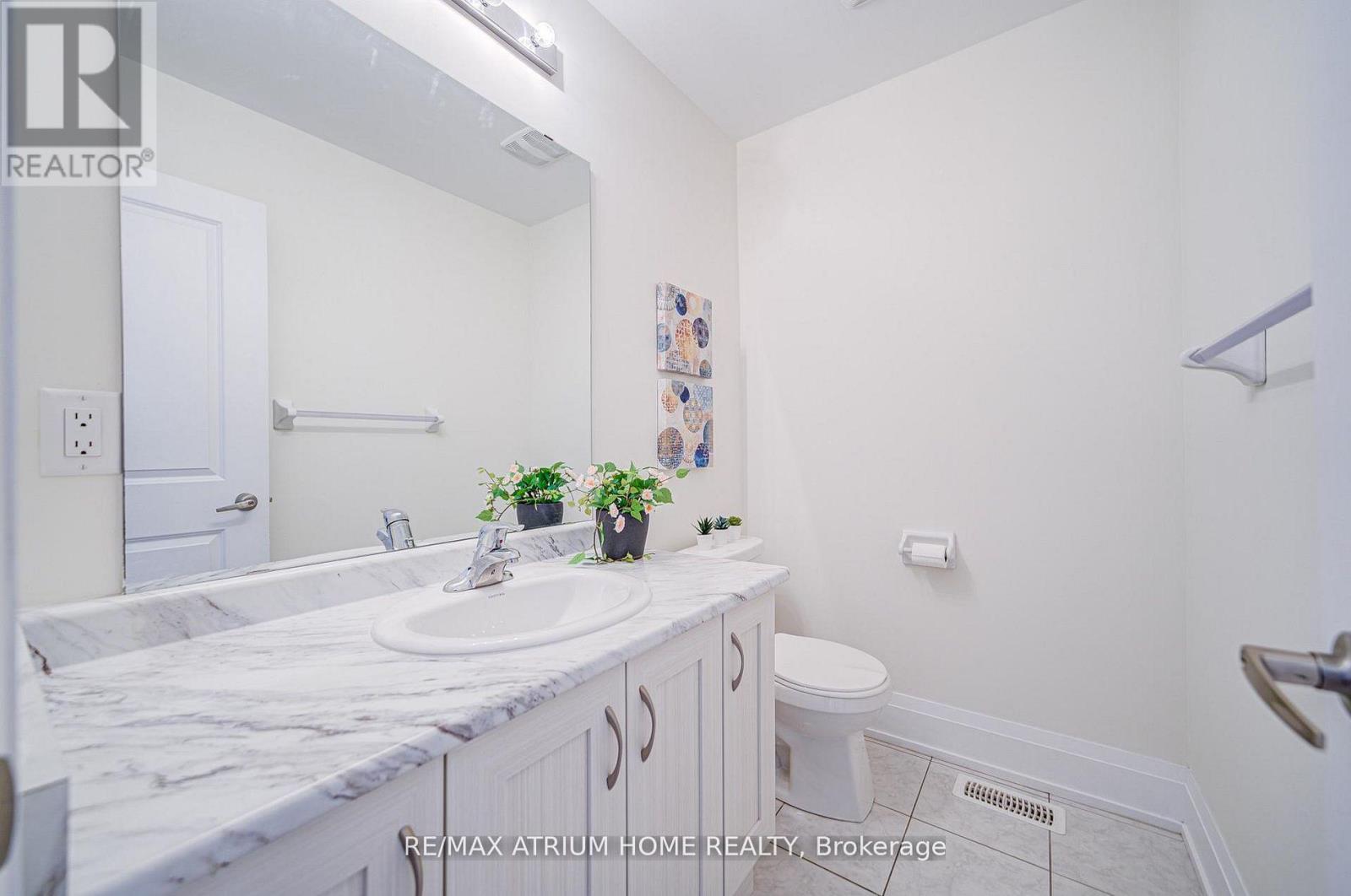 252b Finch Avenue E, Toronto (Newtonbrook East), Ontario  M2N 0K3 - Photo 11 - C13013956