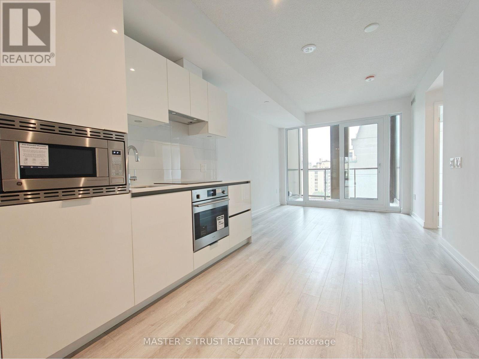 1020 - 238 Simcoe Street, Toronto, Ontario  M5T 1T4 - Photo 2 - C13014016