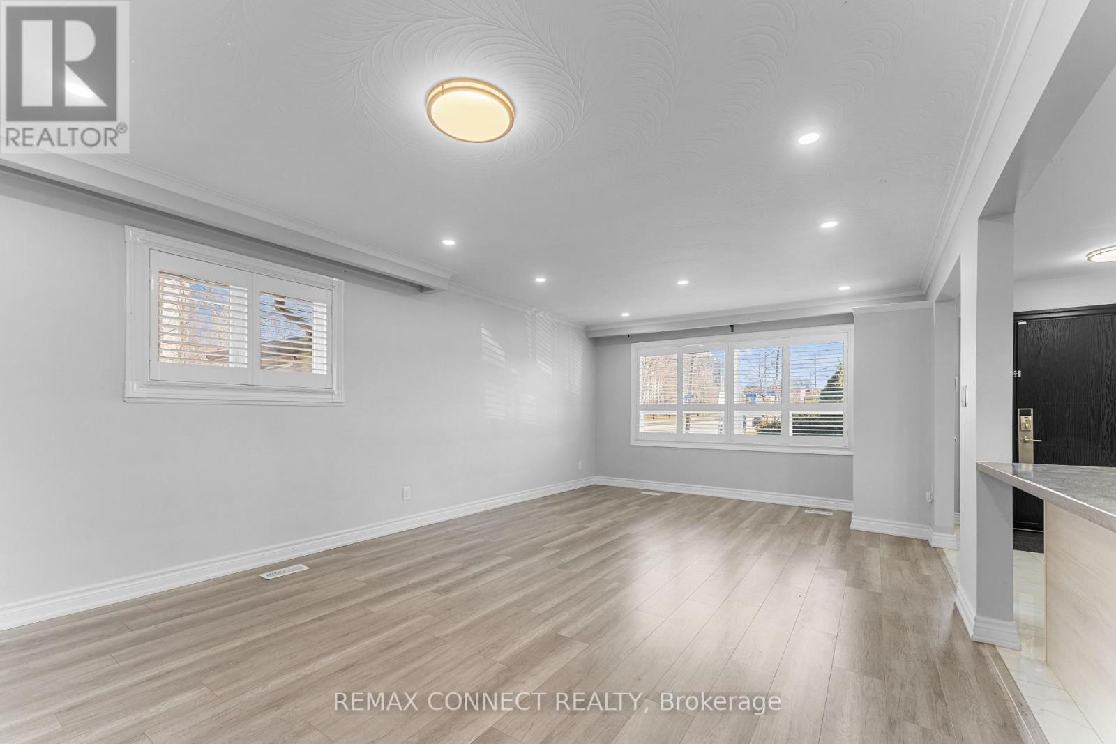 54 Saratoga Drive, Toronto, Ontario  M1P 4J1 - Photo 6 - E13013872