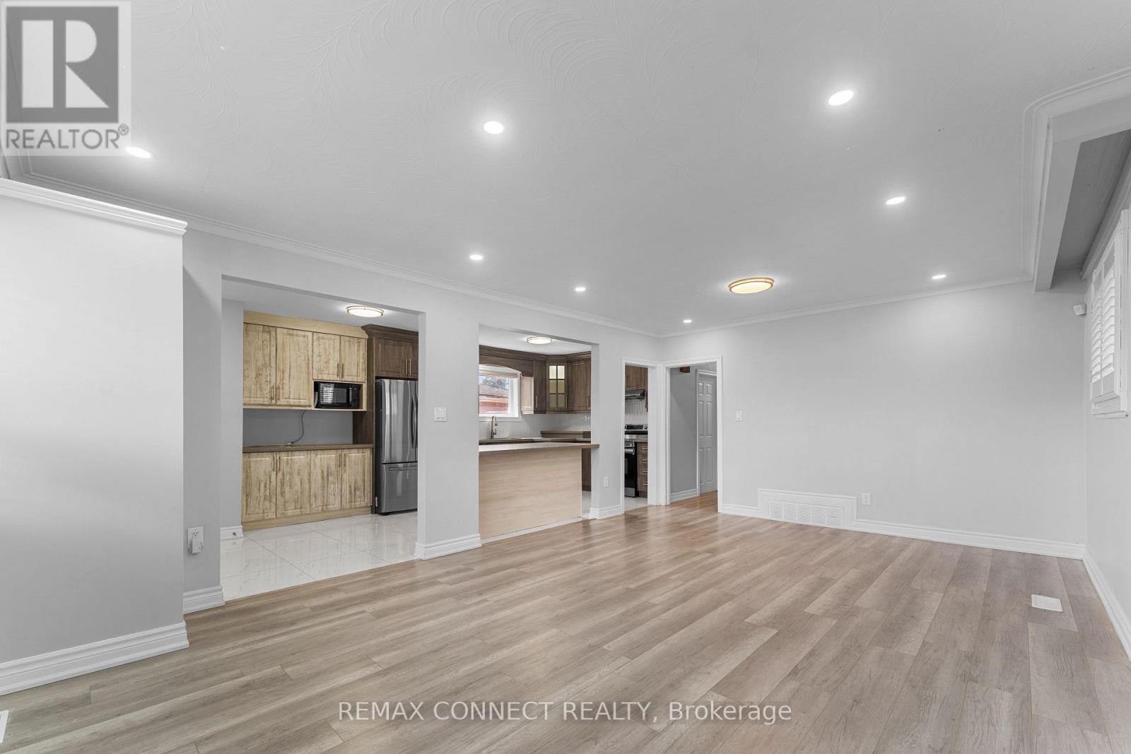 54 Saratoga Drive, Toronto, Ontario  M1P 4J1 - Photo 7 - E13013872