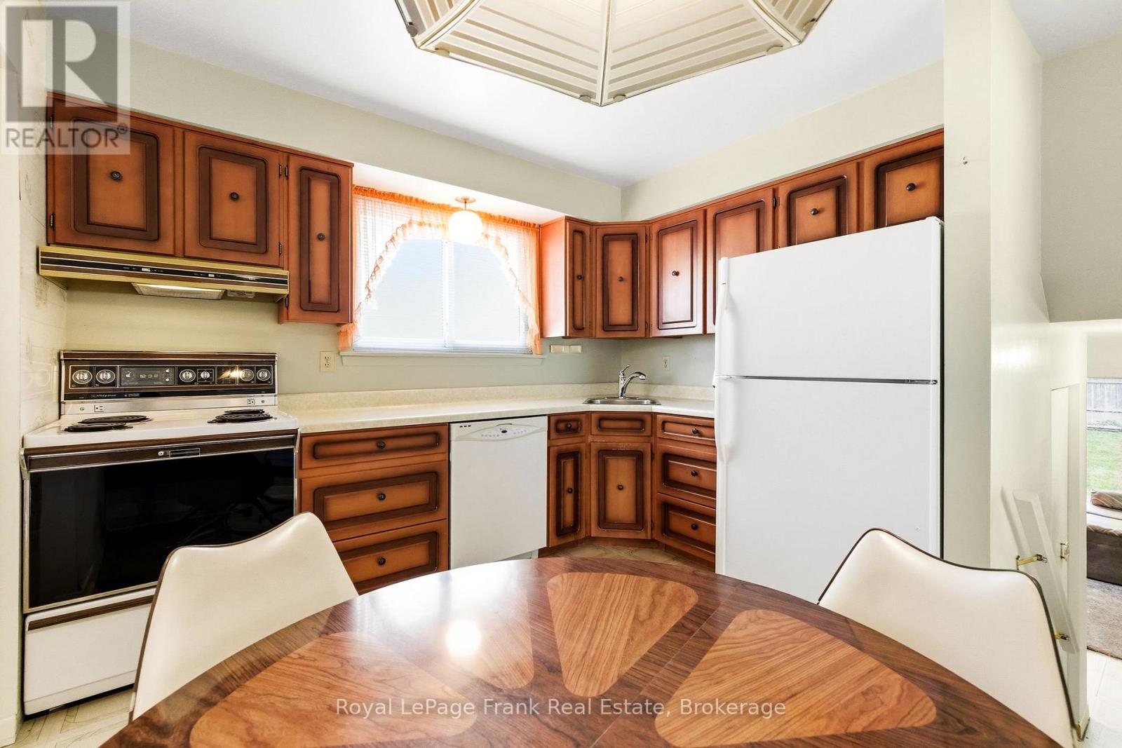 2 Callen Court, Ajax (South East), Ontario  L1S 3B1 - Photo 15 - E13013938