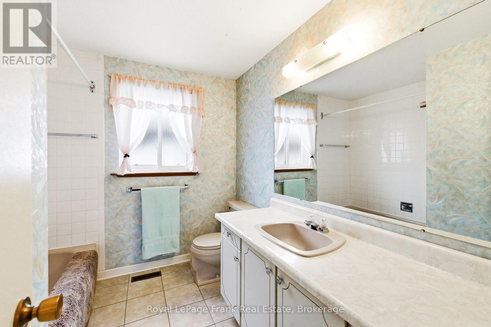 2 Callen Court, Ajax (South East), Ontario  L1S 3B1 - Photo 31 - E13013938