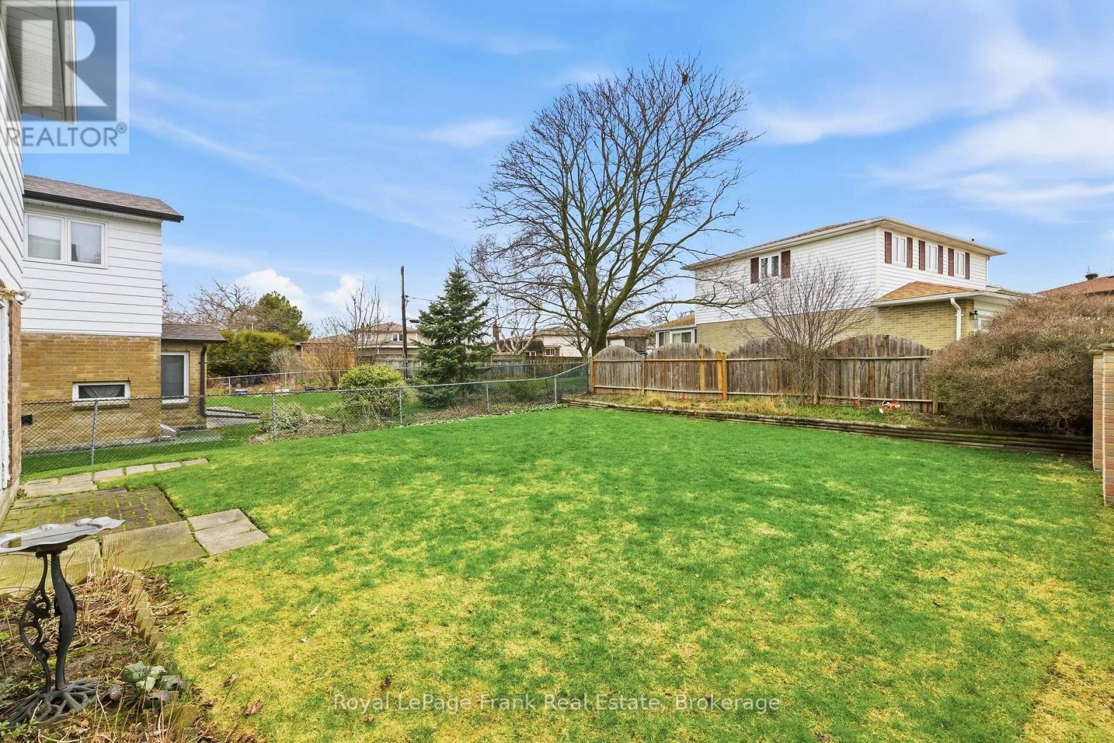 2 Callen Court, Ajax (South East), Ontario  L1S 3B1 - Photo 37 - E13013938