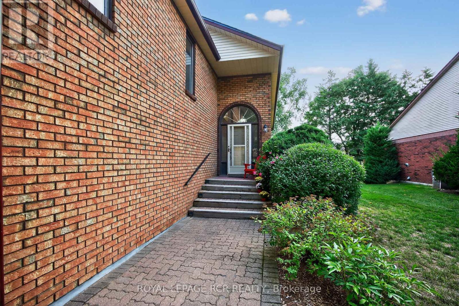 108 Green Briar Road, New Tecumseth, Ontario  L9R 1R4 - Photo 3 - N13013922