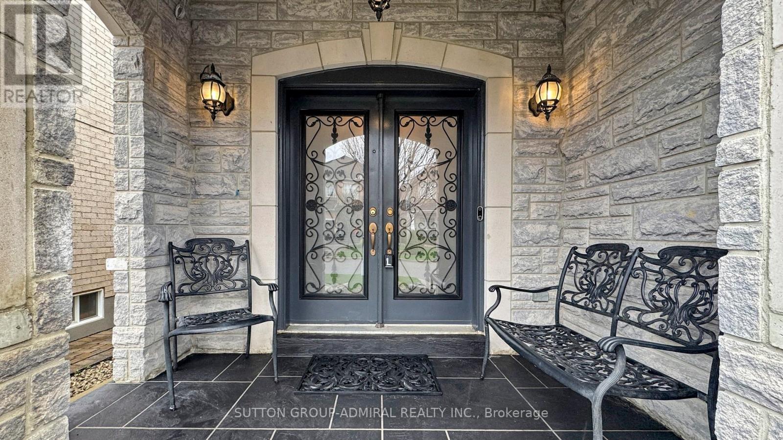 33 Calista Street, Vaughan, Ontario  L4H 3H8 - Photo 3 - N13013974