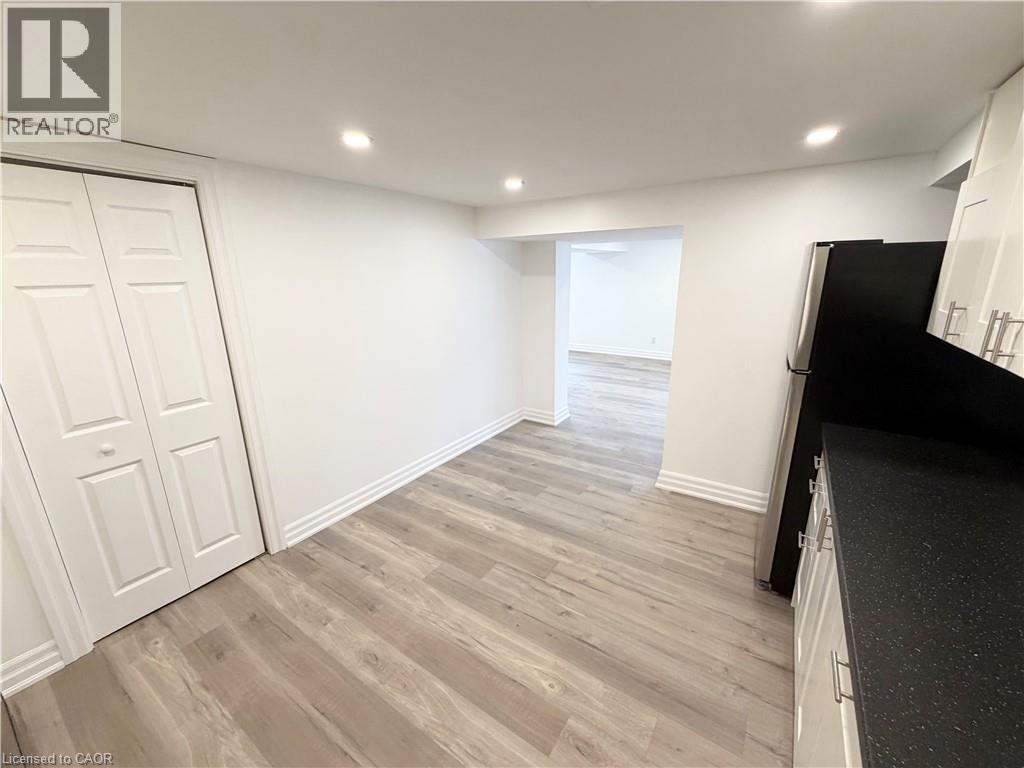 482 East 37th Street Unit# Basement, Hamilton, Ontario  L8V 4B9 - Photo 3 - 40817928