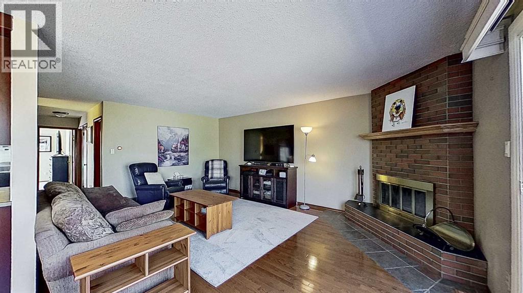 5801/5803 Dalgleish Road NW, Calgary, Alberta  T3A 1K4 - Photo 4 - A2297940