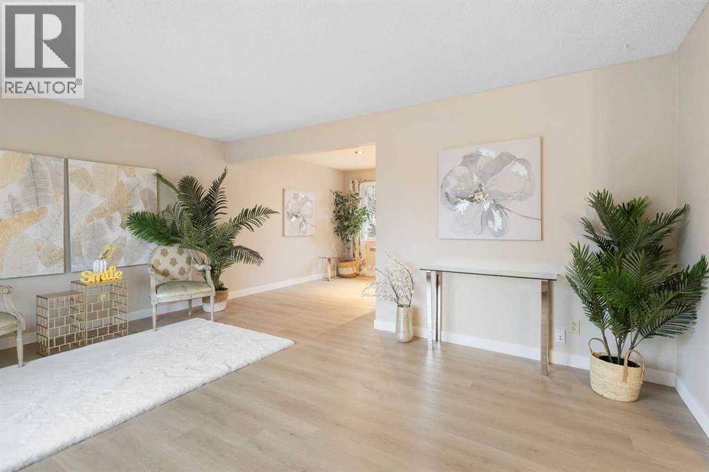 4823 Vanguard Road NW, Calgary, Alberta  T3A 0R5 - Photo 3 - A2302774