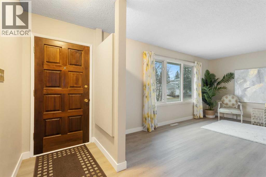 4823 Vanguard Road NW, Calgary, Alberta  T3A 0R5 - Photo 7 - A2302774