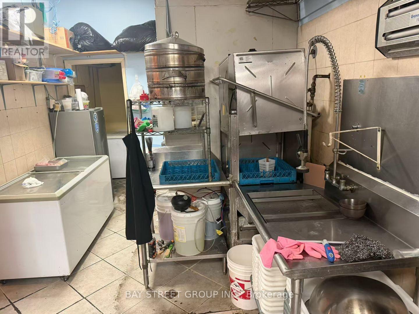 9 - 1100 Dundas Street W, Mississauga, Ontario  L5C 4E7 - Photo 7 - W13013944