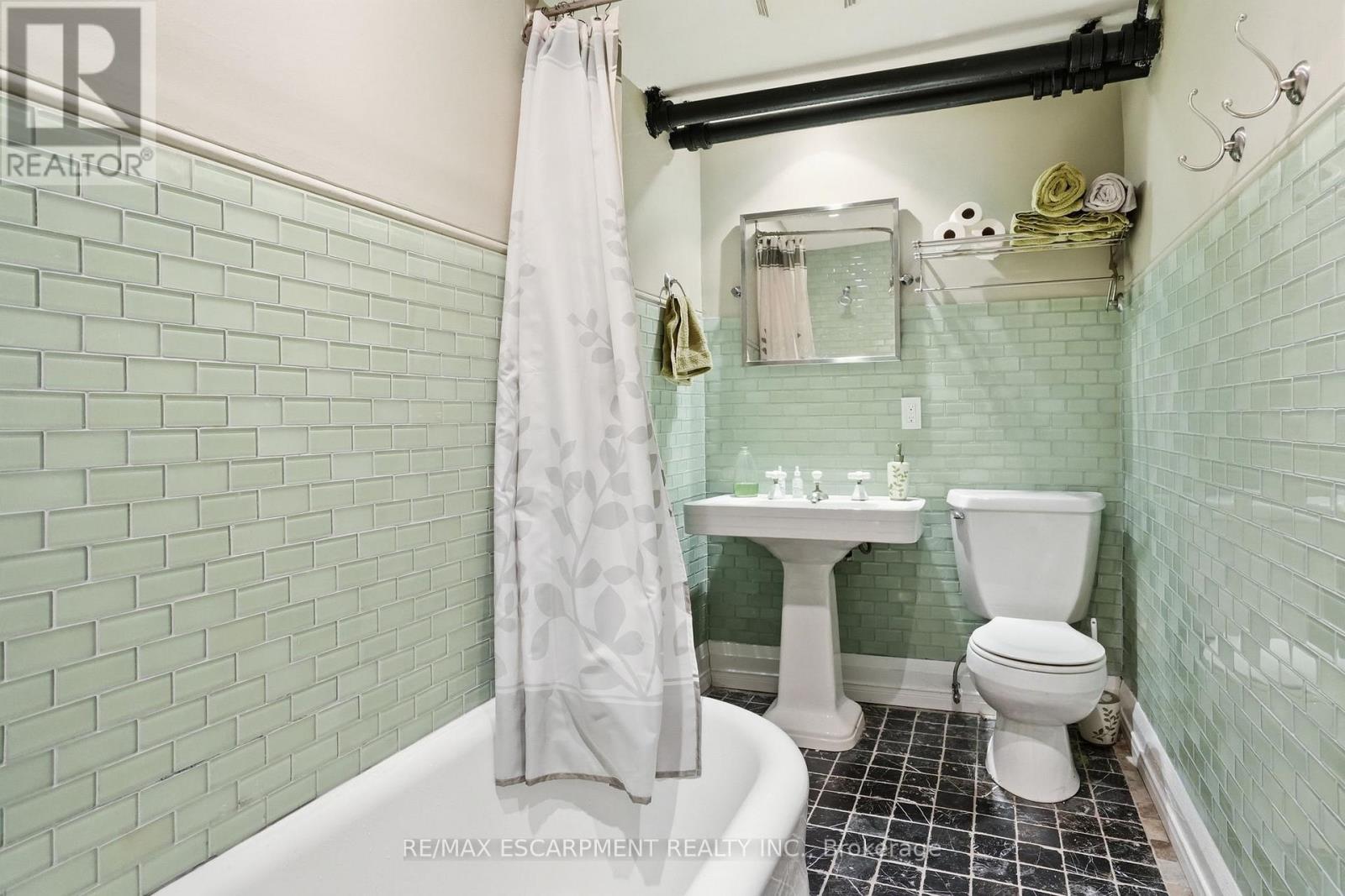 184 King Street, Oakville (Oo Old Oakville), Ontario  L6J 1B4 - Photo 37 - W13014006