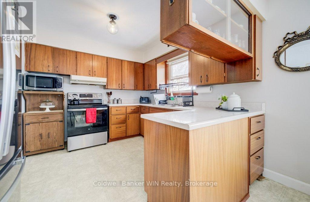 185 Miller Street, Wellington North, Ontario  N0G 2L3 - Photo 9 - X12818114