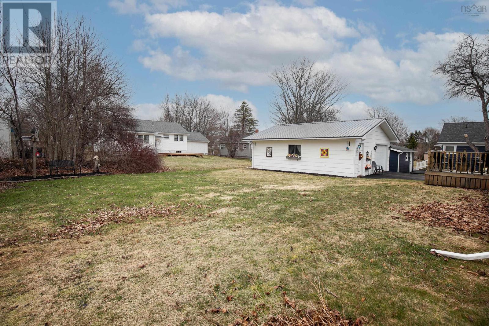 18 Boylston Avenue, Amherst, Nova Scotia  B4H 3X1 - Photo 4 - 202607848