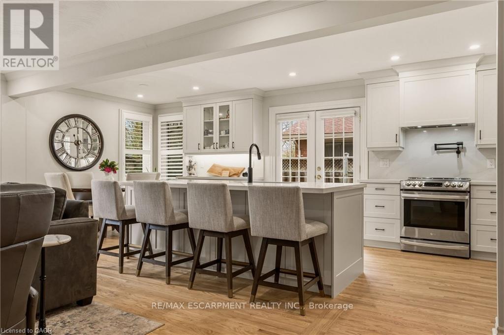 134 Little John Road, Hamilton, Ontario  L9H 4H3 - Photo 4 - X13013980