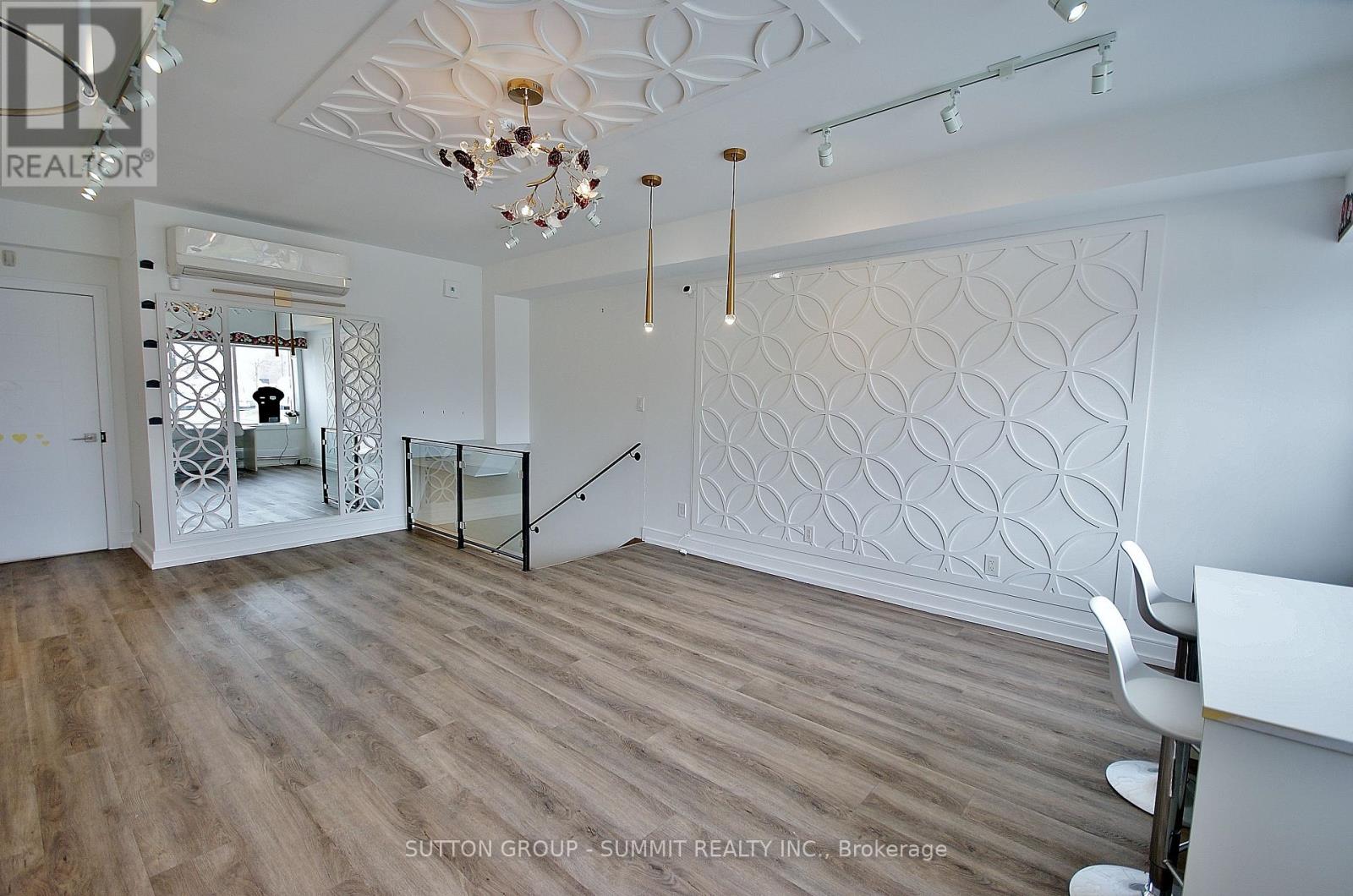 1012 Lagoon Street, Mississauga, Ontario  L5G 0B2 - Photo 5 - W13004214