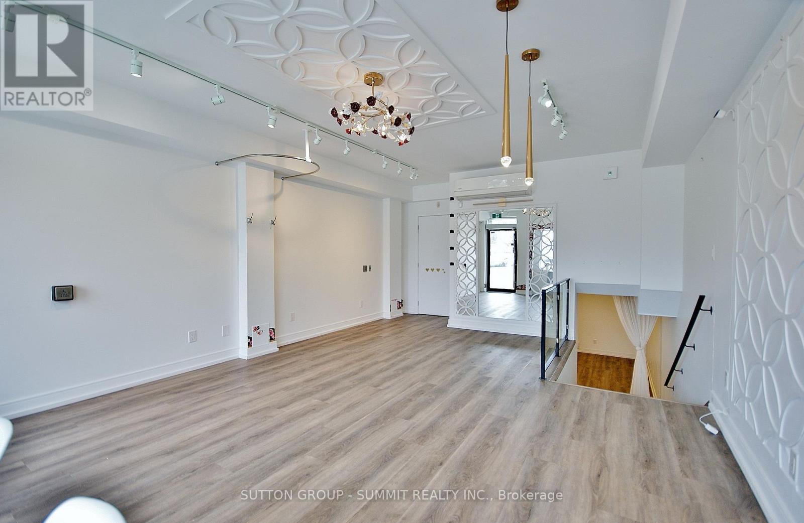 1012 Lagoon Street, Mississauga, Ontario  L5G 0B2 - Photo 11 - W13004214