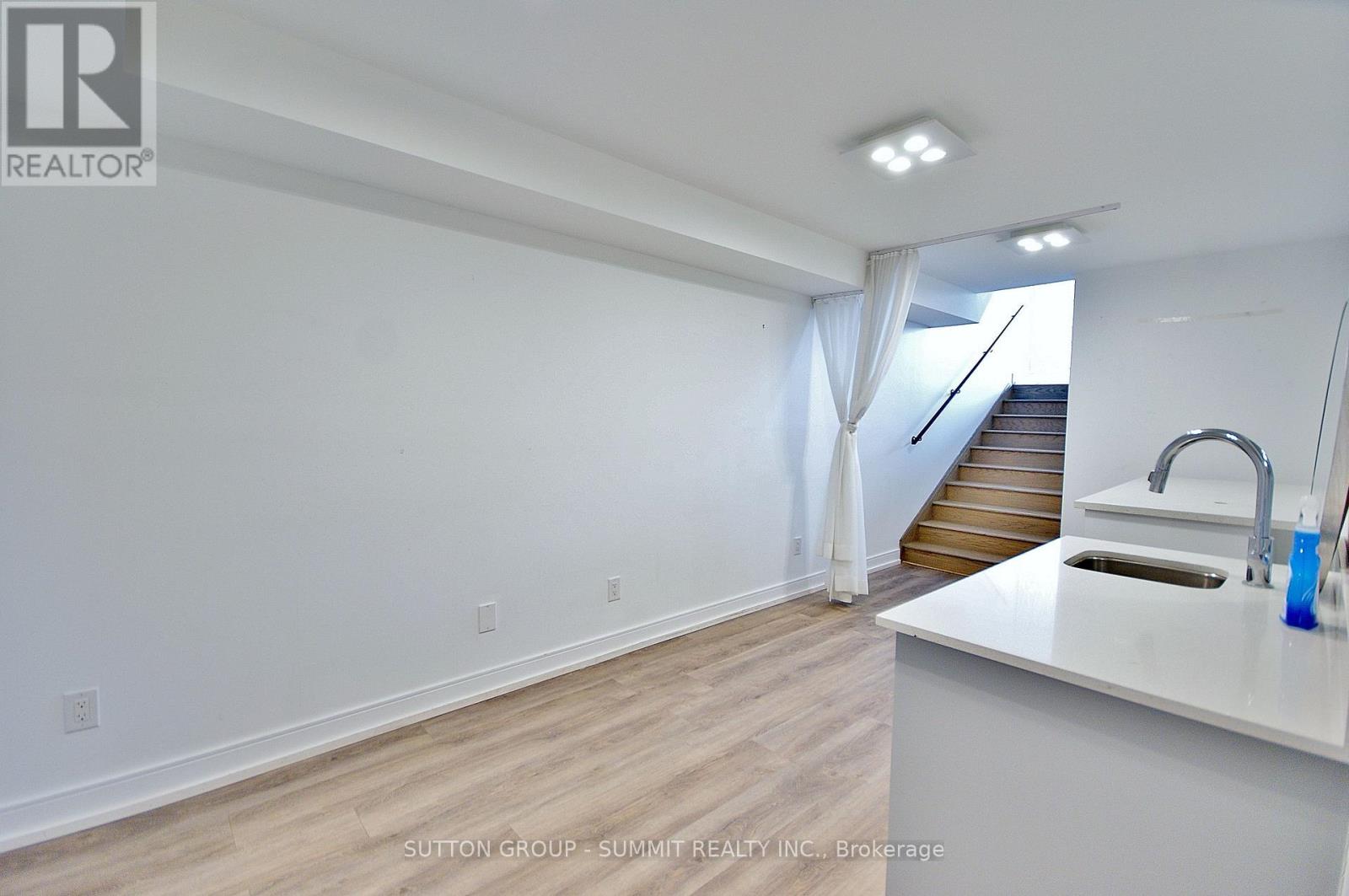 1012 Lagoon Street, Mississauga, Ontario  L5G 0B2 - Photo 20 - W13004214