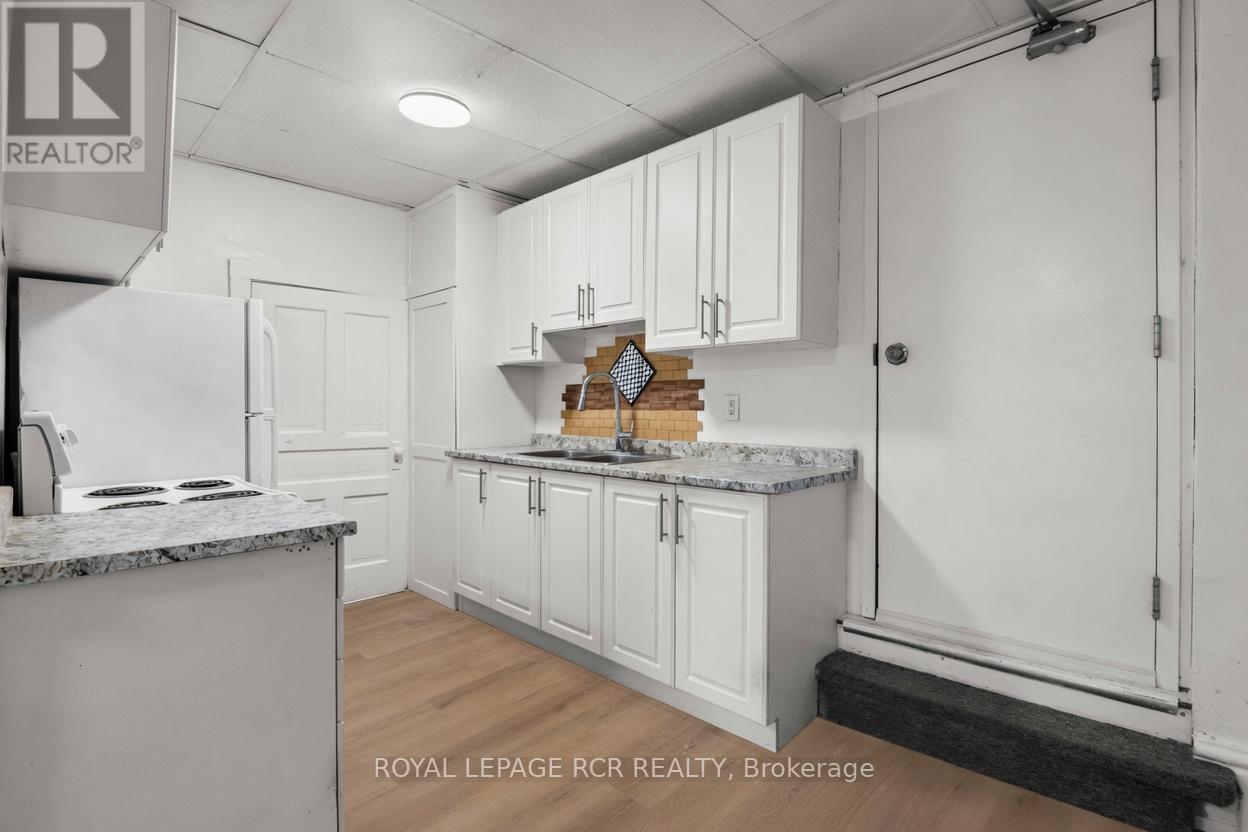 Upper - 137 Broadway, Orangeville, Ontario  L9W 1K2 - Photo 8 - W13013408