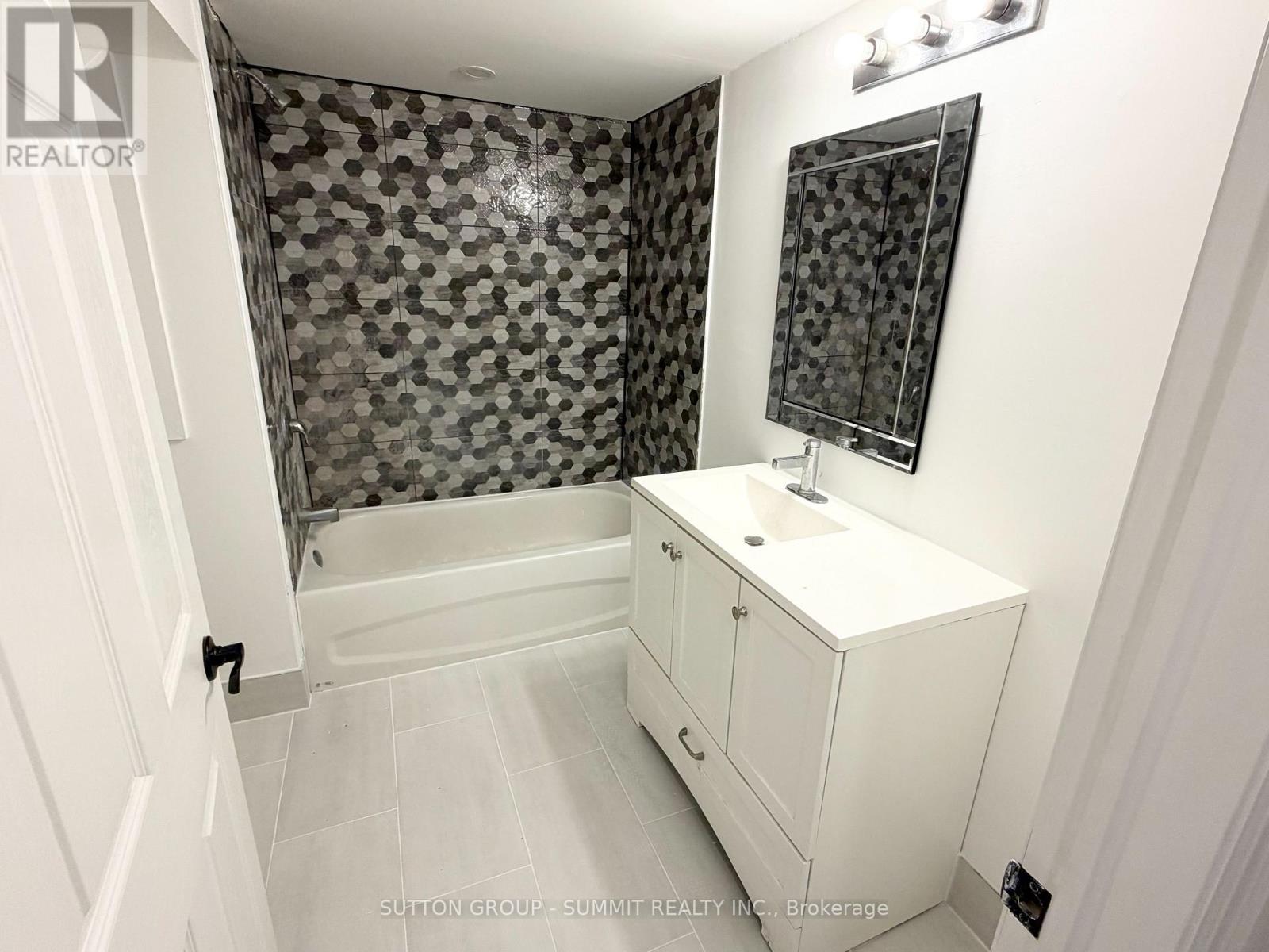 482 East 37th (Basement) Street, Hamilton, Ontario  L8V 4B9 - Photo 13 - X13007576