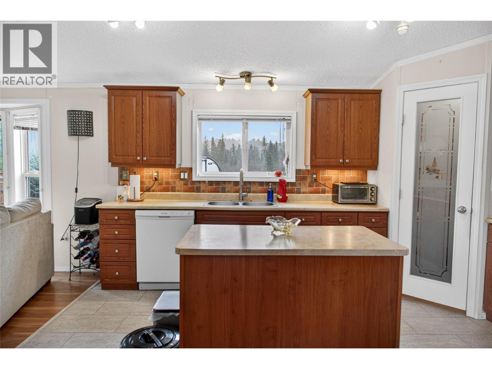 7330 Jaffray Village Loop Road, Jaffray, British Columbia  V0B 1T0 - Photo 14 - 10383692