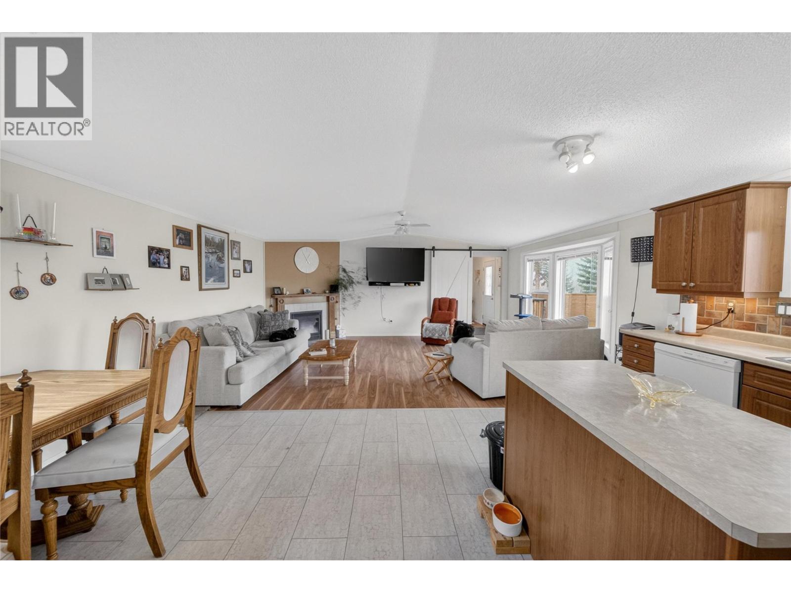 7330 Jaffray Village Loop Road, Jaffray, British Columbia  V0B 1T0 - Photo 3 - 10383692