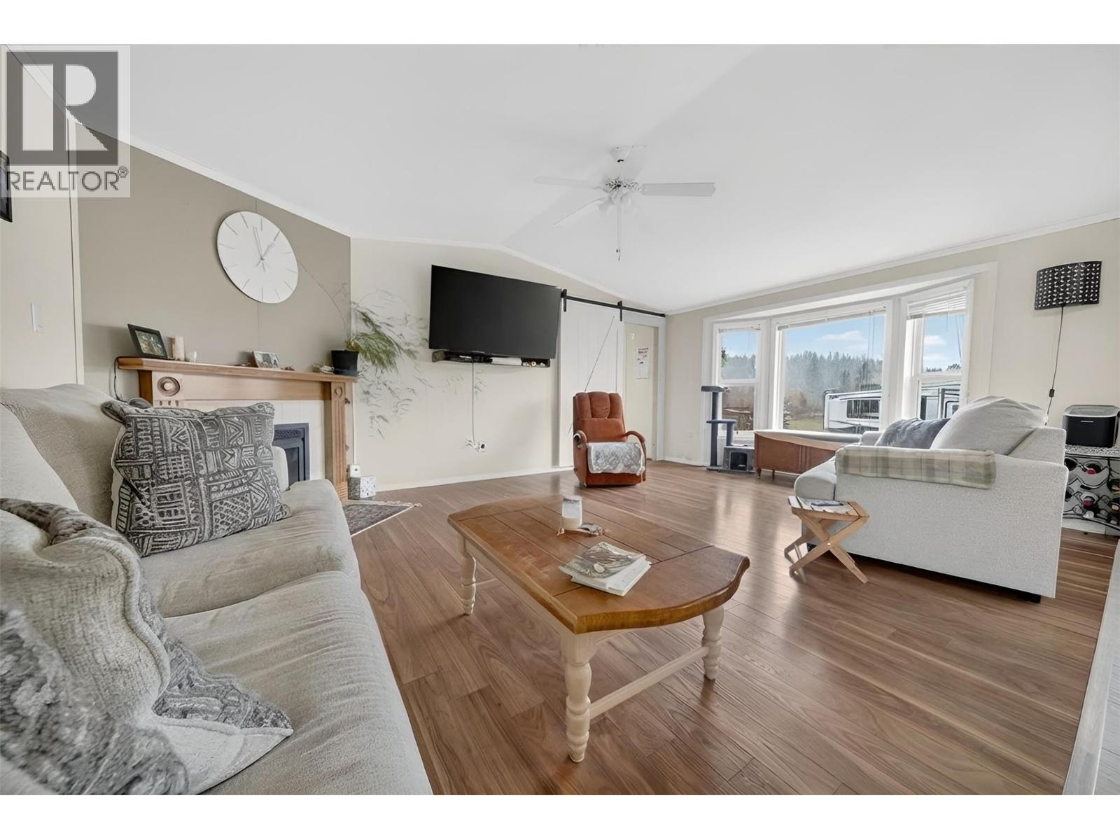 7330 Jaffray Village Loop Road, Jaffray, British Columbia  V0B 1T0 - Photo 4 - 10383692