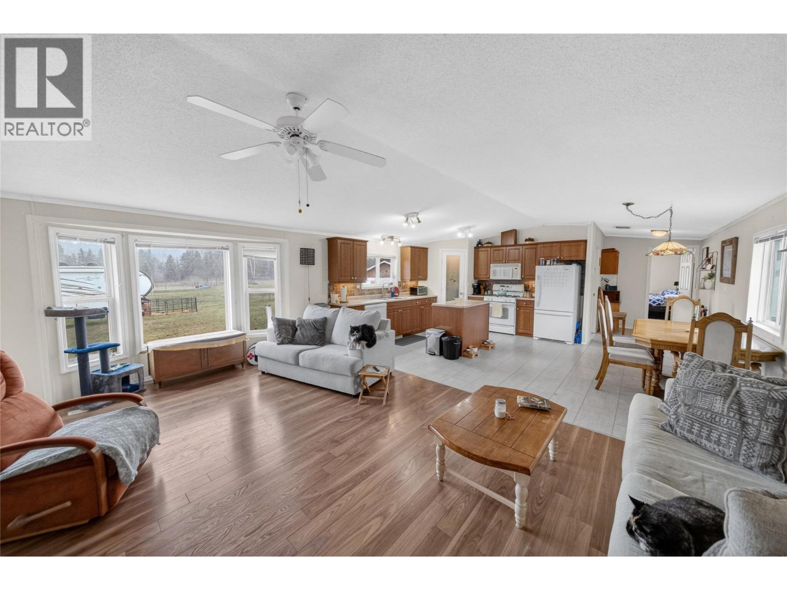 7330 Jaffray Village Loop Road, Jaffray, British Columbia  V0B 1T0 - Photo 6 - 10383692