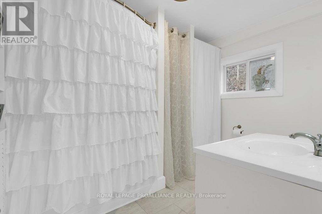 13 Mccauley Road, Quinte West, Ontario  K8V 5P6 - Photo 10 - X13014072