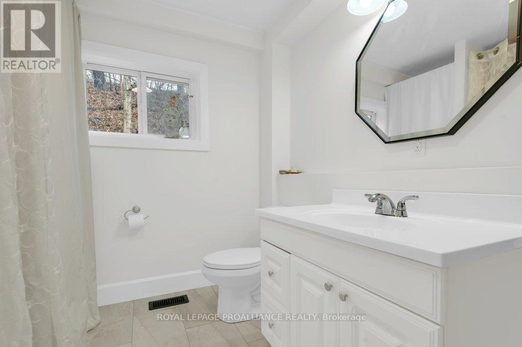 13 Mccauley Road, Quinte West, Ontario  K8V 5P6 - Photo 11 - X13014072