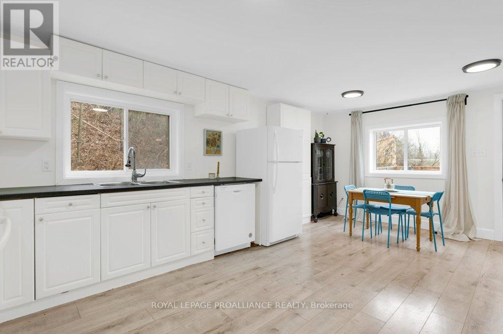 13 Mccauley Road, Quinte West, Ontario  K8V 5P6 - Photo 3 - X13014072