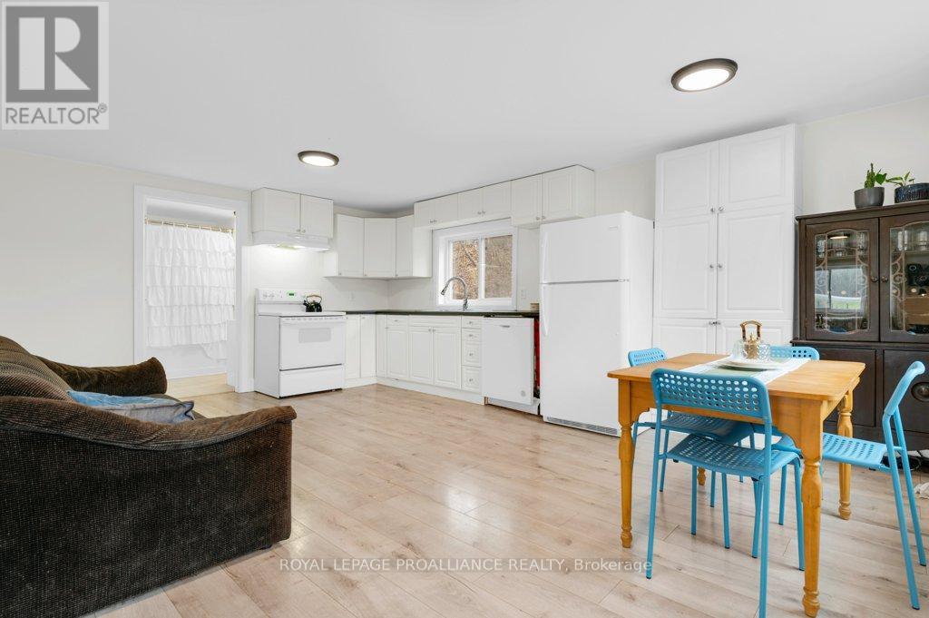 13 Mccauley Road, Quinte West, Ontario  K8V 5P6 - Photo 6 - X13014072