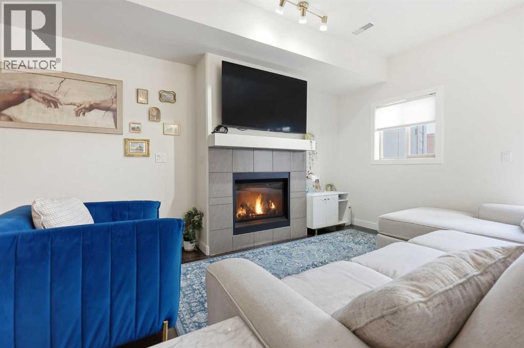 86 Cougar Ridge Landing Sw, Calgary, Alberta  T3H 0X8 - Photo 6 - A2300043