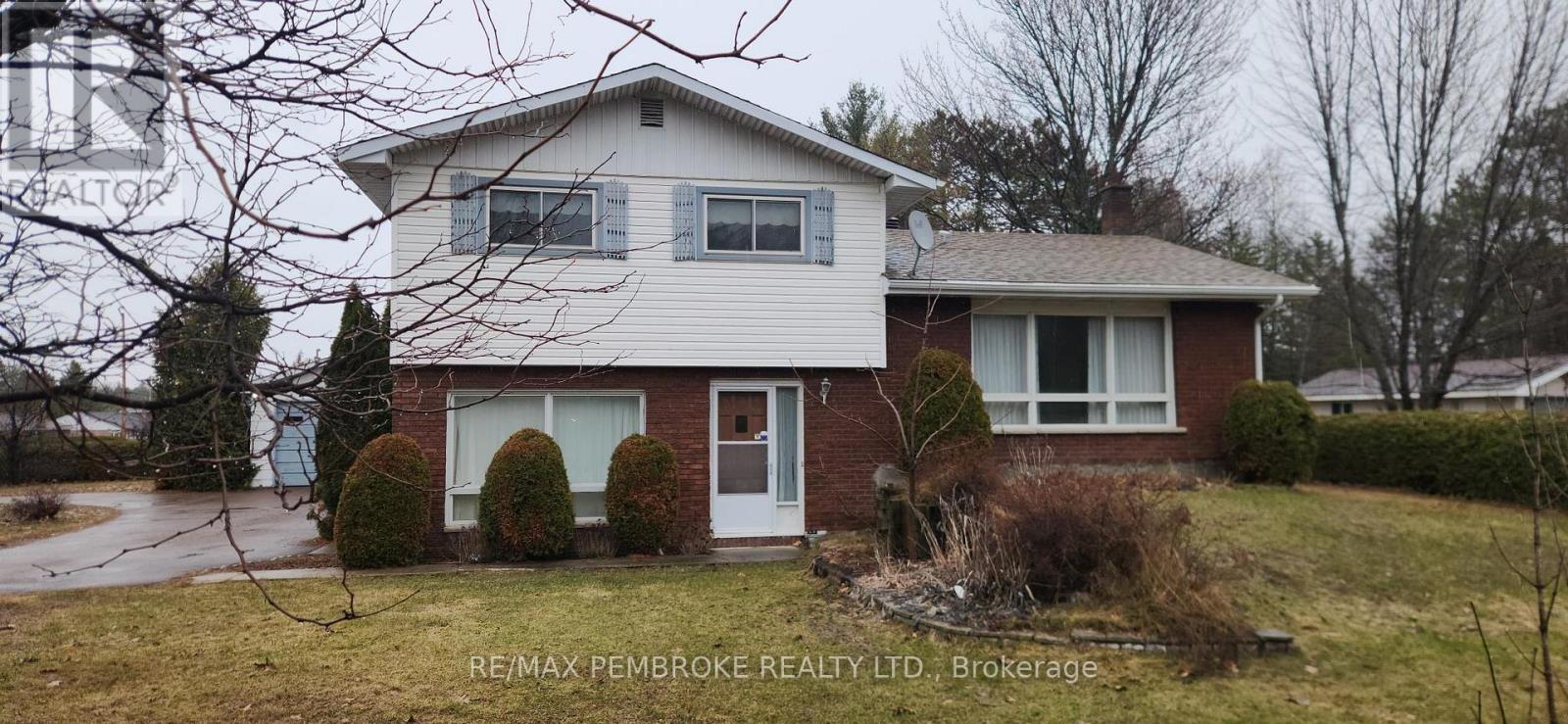 2 Silke Drive, Petawawa, Ontario  K8H 2K7 - Photo 35 - X12743782