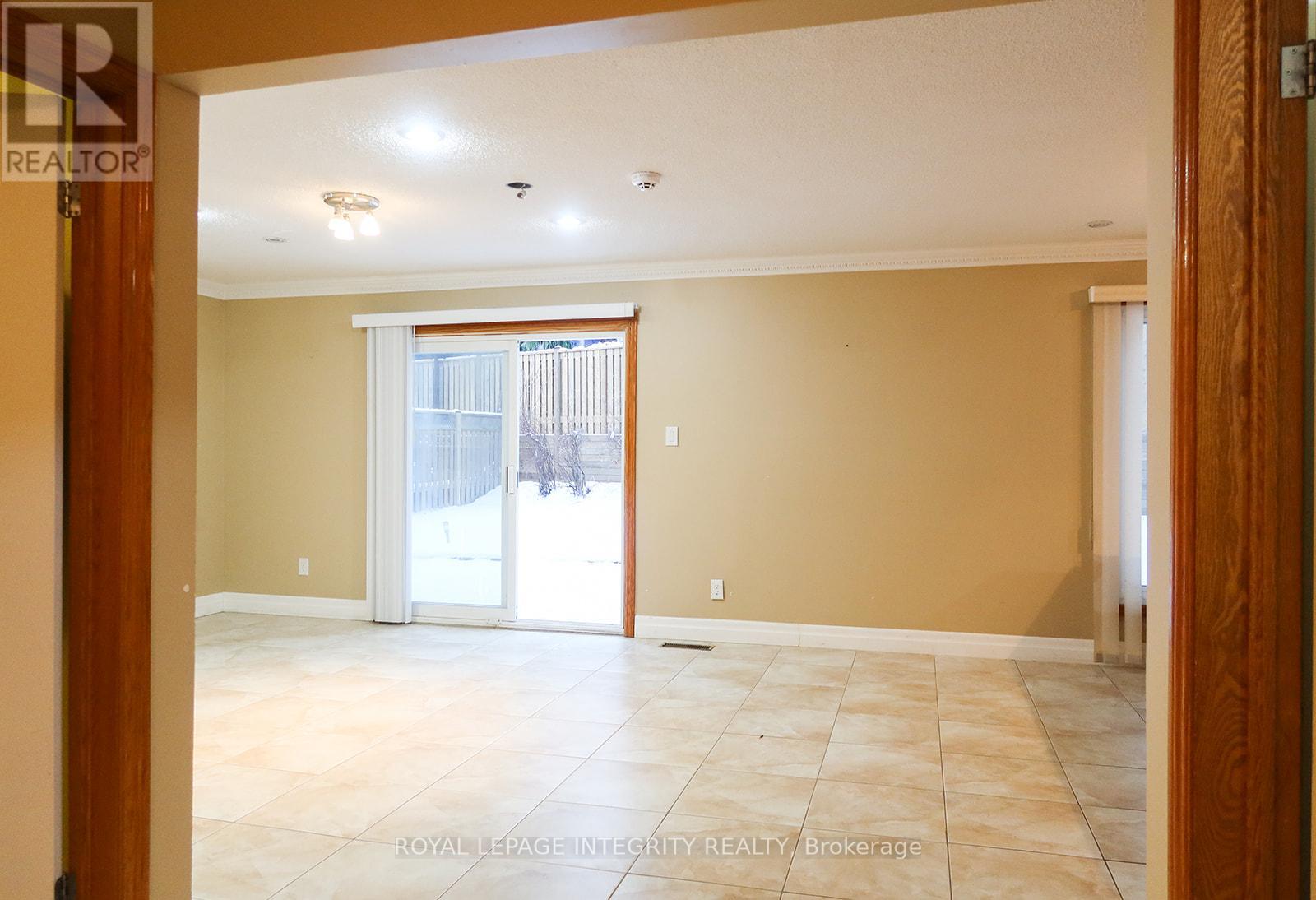 #2 (Lower Unit) - 56 Francis Street, Vaughan, Ontario  L4L 1P6 - Photo 3 - N13014114