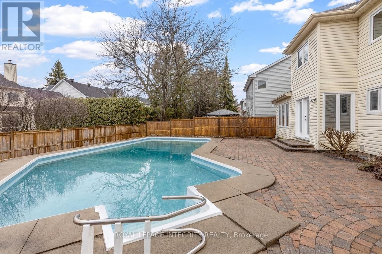 18 Shipley Crescent, Ottawa, Ontario  K2S 1R2 - Photo 35 - X13014036