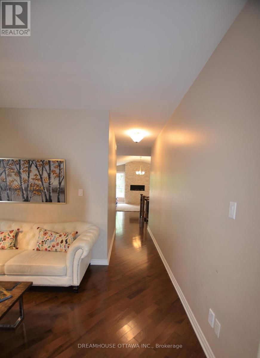 168 Grainstone Way, Ottawa, Ontario  K2T 0H2 - Photo 6 - X13014218