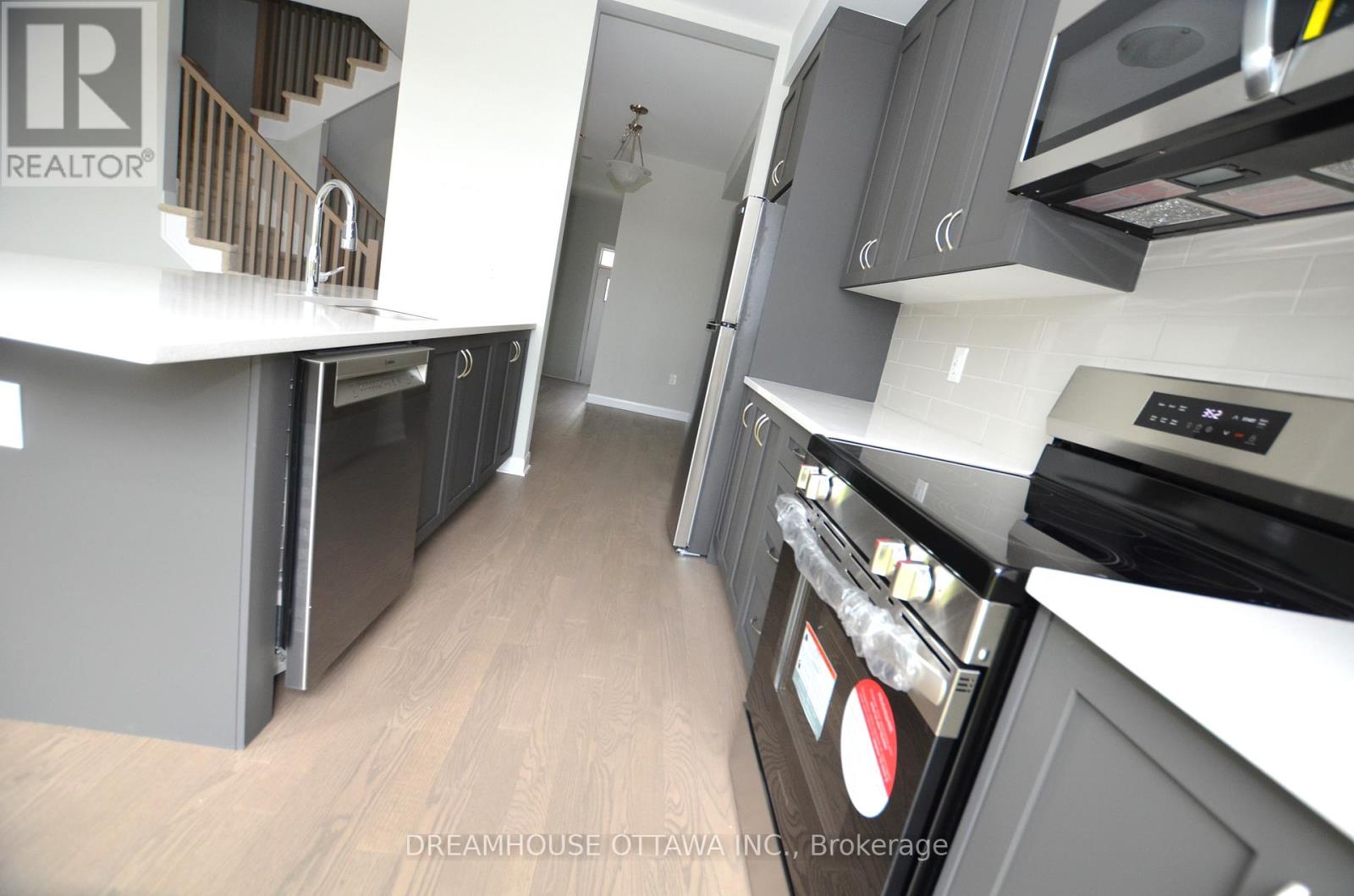 326 Gisborne Place, Ottawa, Ontario  K2K 1X7 - Photo 12 - X13014234